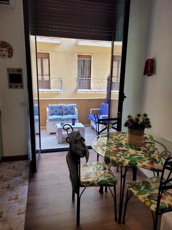 Appartement La Dimora Di Enrico à Catane Extérieur photo